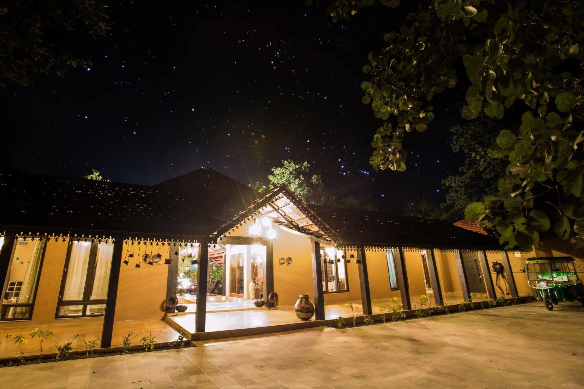Vannraj Resort And Spa Khawāsa Kültér fotó